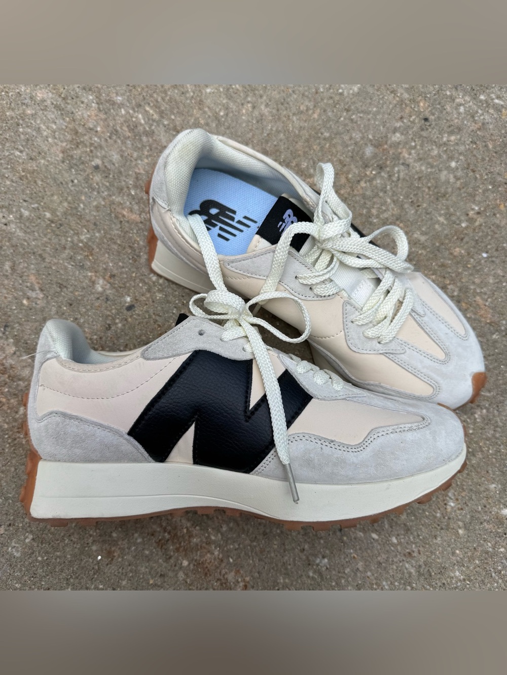 New Balance 327 Moonbeam Athletic Sneakers Shoes Men 9.5 / Women 11 Cream Casual